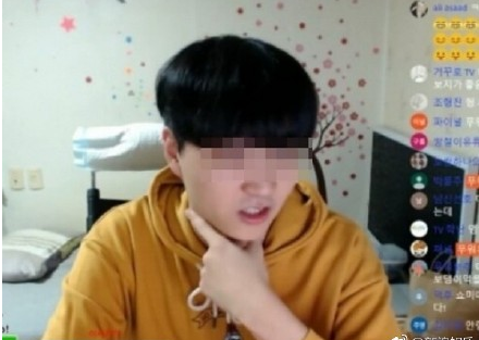 1495446311911926.png IU遭遇性骚扰,男粉视频直播“伸舌舔她脸”